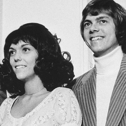  Karen Carpenter-Born: 2 March 1950-4 February 1983